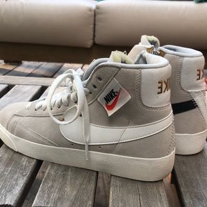 Nike mid blazer